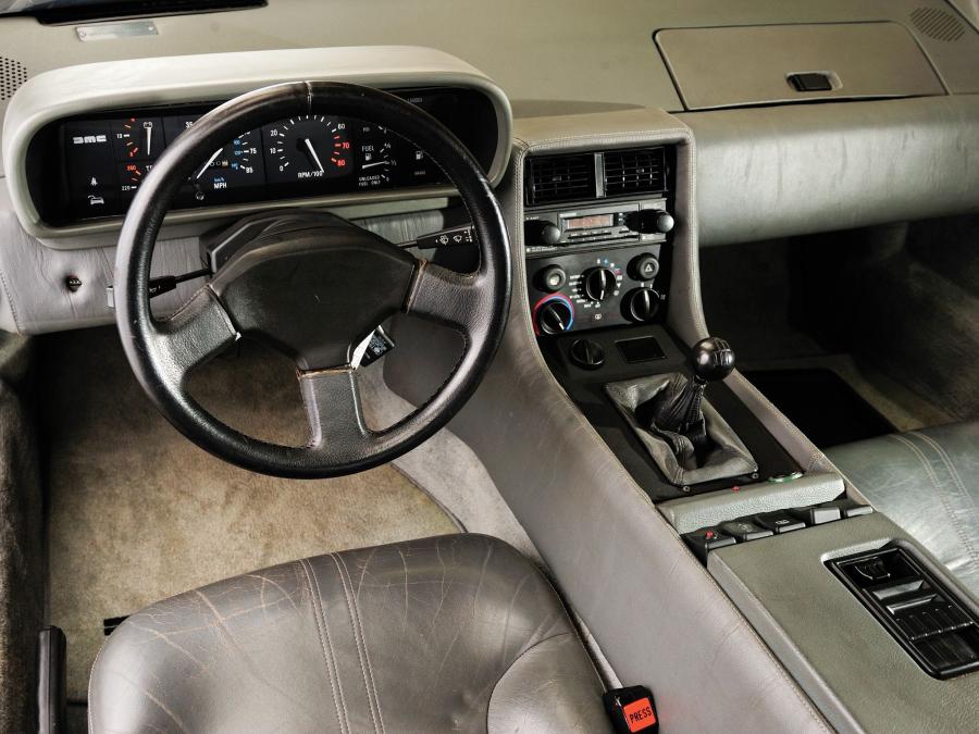 Торпедо DeLorean DMC-12 1981 года  (фото 16 из 48)